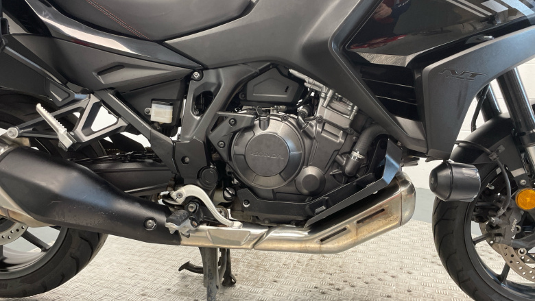 Honda NT1100 Manual (22 Model Year)